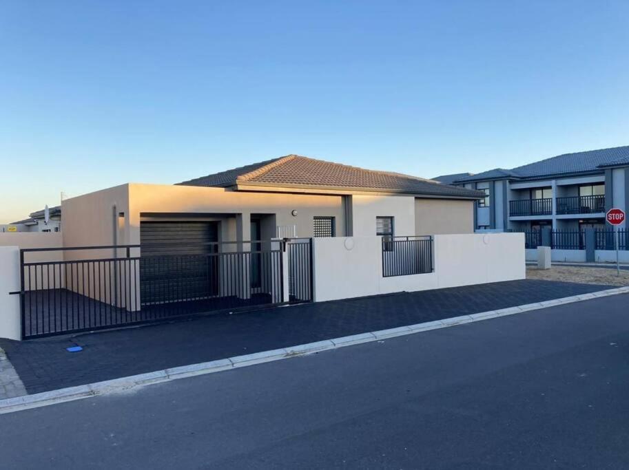 Holiday home Rachel's -